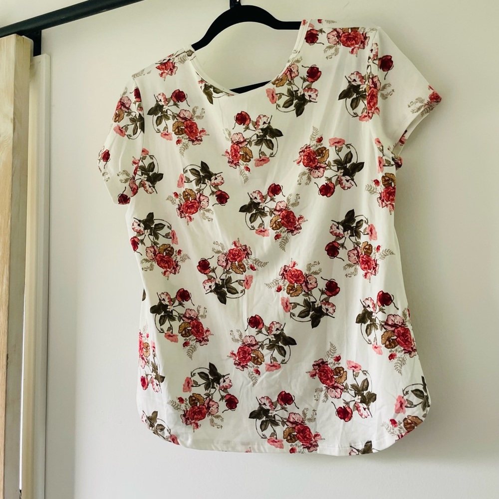 Floral Top - Picture 3 of 3